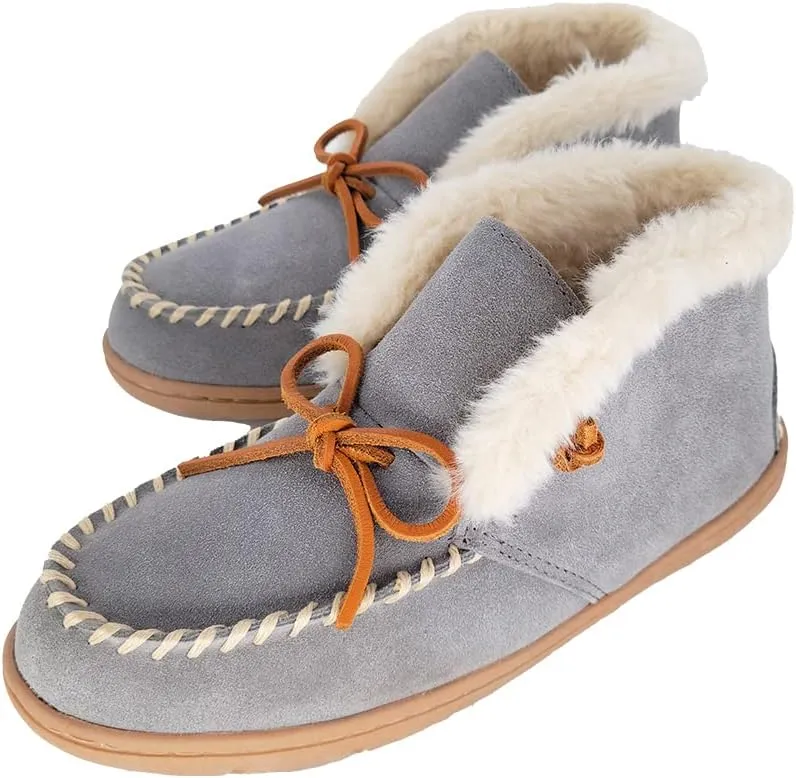 Clarks Women's Moccasin Bootie Slippers, JMH1814B - Suede Indoor/Outdoor Slip-Ons with Faux Fur Lining & Non-Slip Gripped Rubber Outsole - Ladies Comfy & Fluffy Ankle Boots for Winter Use, Grey, 9