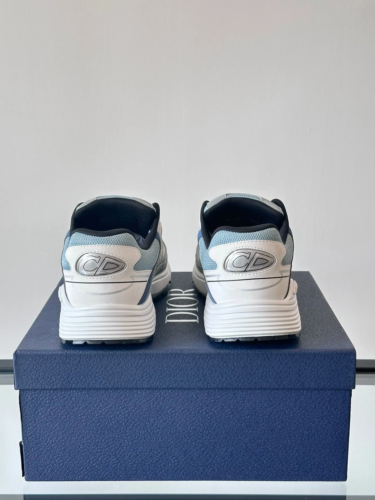 Comprehensive catalog Specialized items WHITE B30 DIOR BLUE
