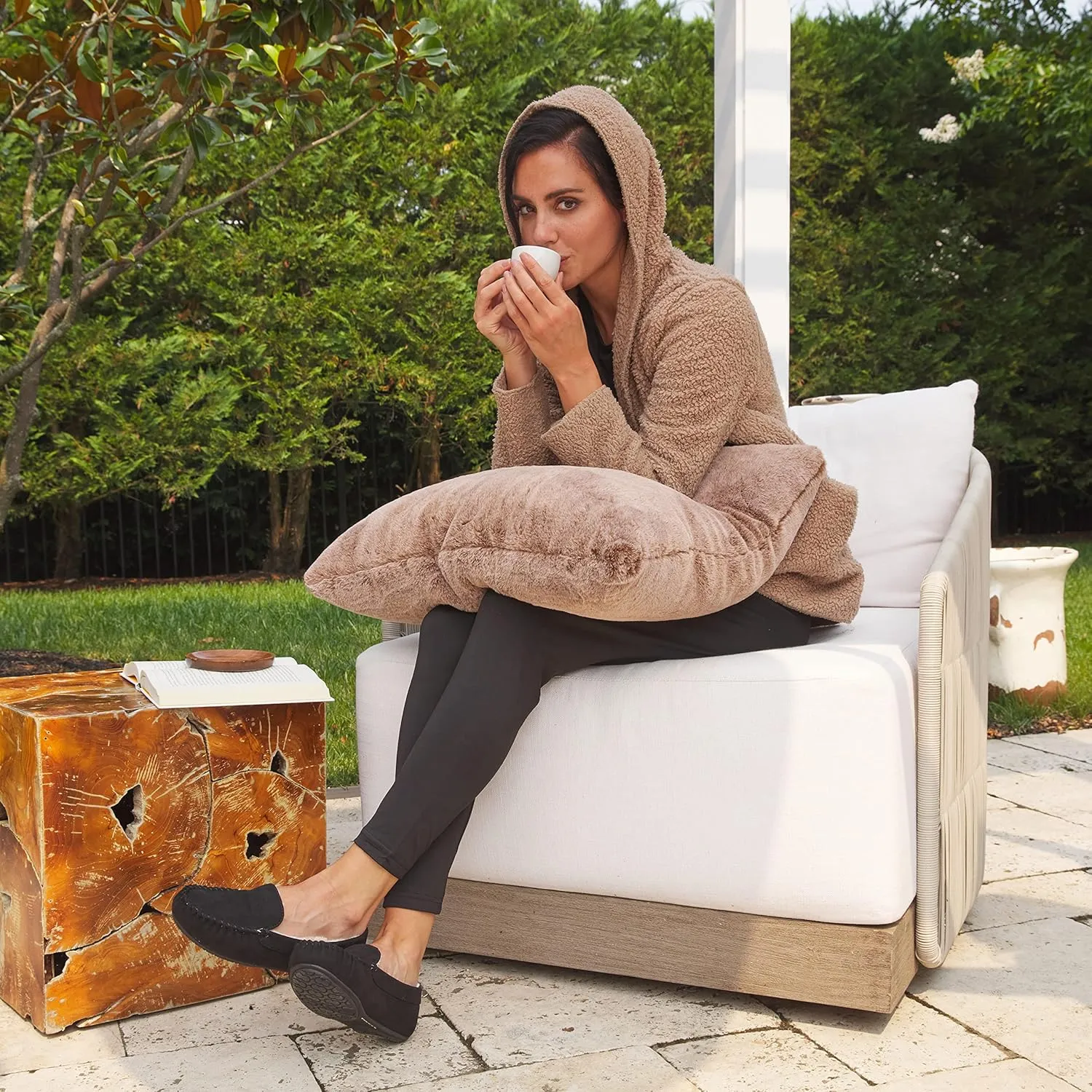 Floopi Women Slippers Moccasins, Soft Faux Fur Lining with Cozy Memory Foam, Ladies House Slippers for Women with Indoor & Outdoor Anti-Skid Sole