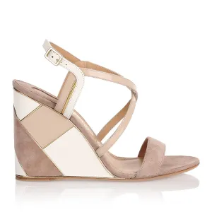 Gris beige suede wedge sandal