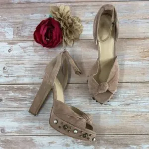 GUESS Tan Leather Kenzie Studded Platform Sandals 8