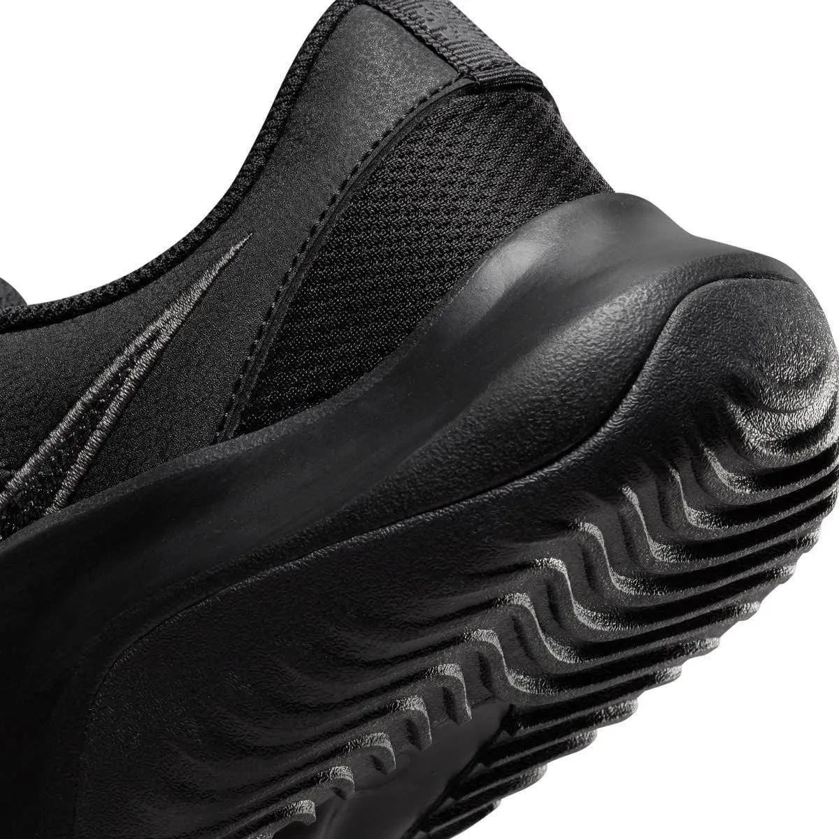Nike Legend Essential 3 Nn mens Shoes