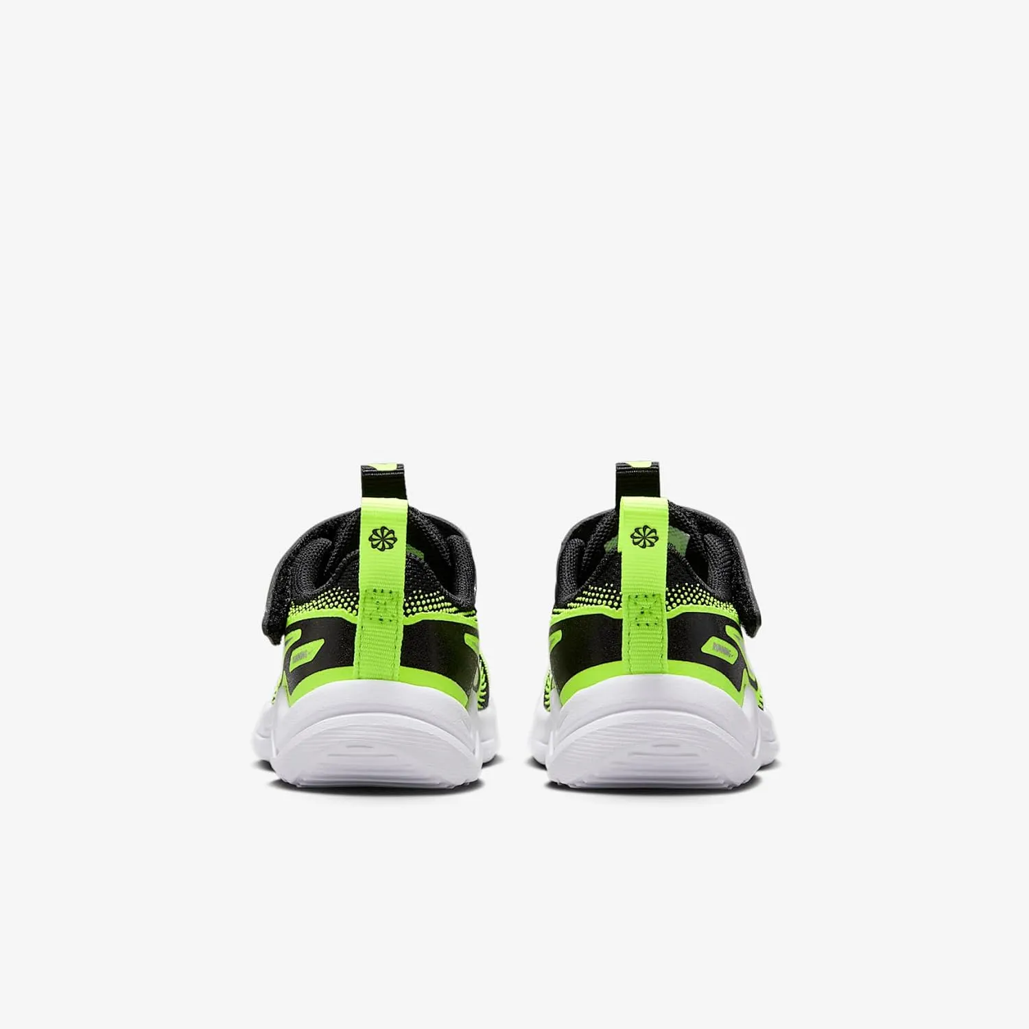 Nike Unisex-Child Cosmic Runner Shoes Sneaker