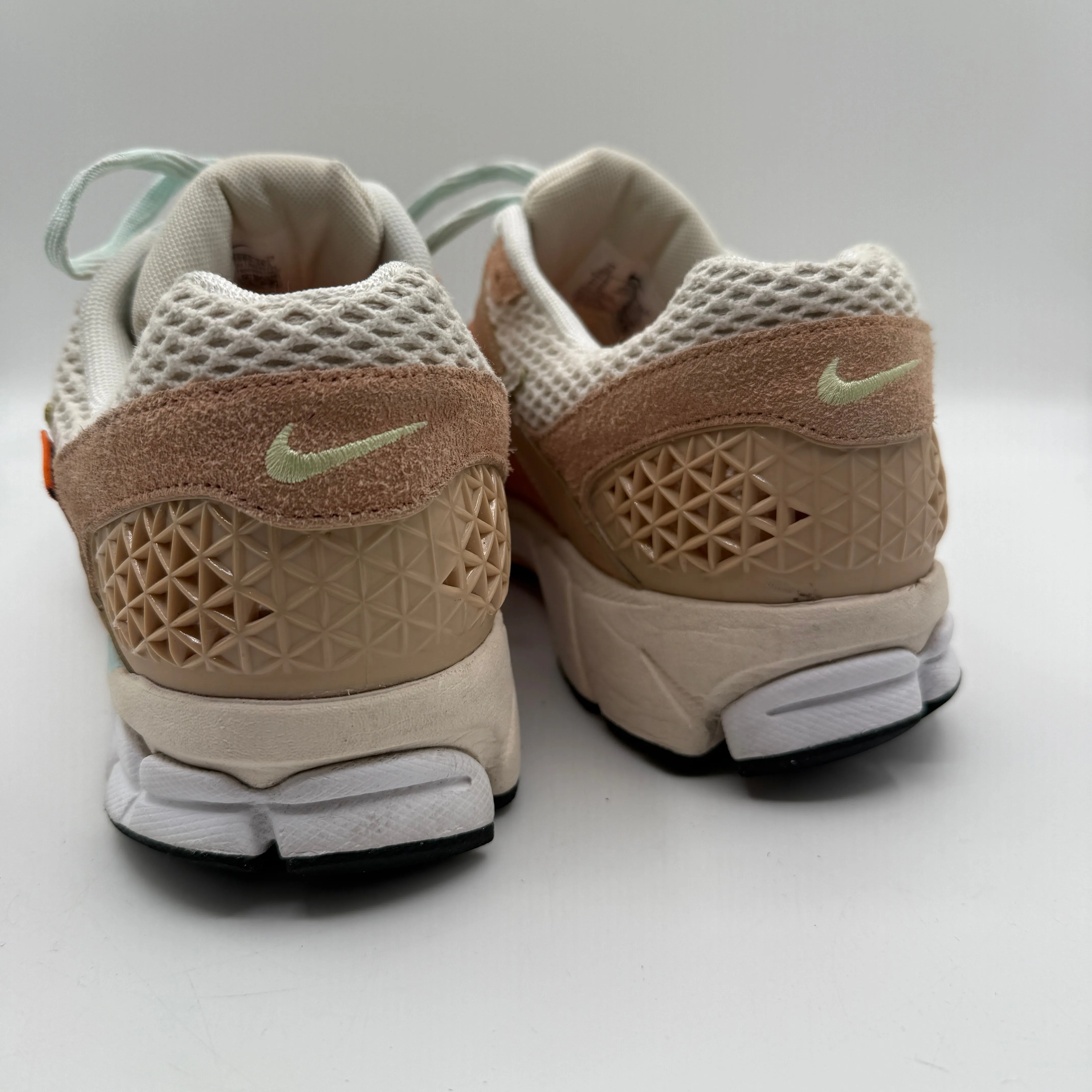 Nike Zoom Vomero 5 Have a Nike Day *pre-owned* (SIZE 12)