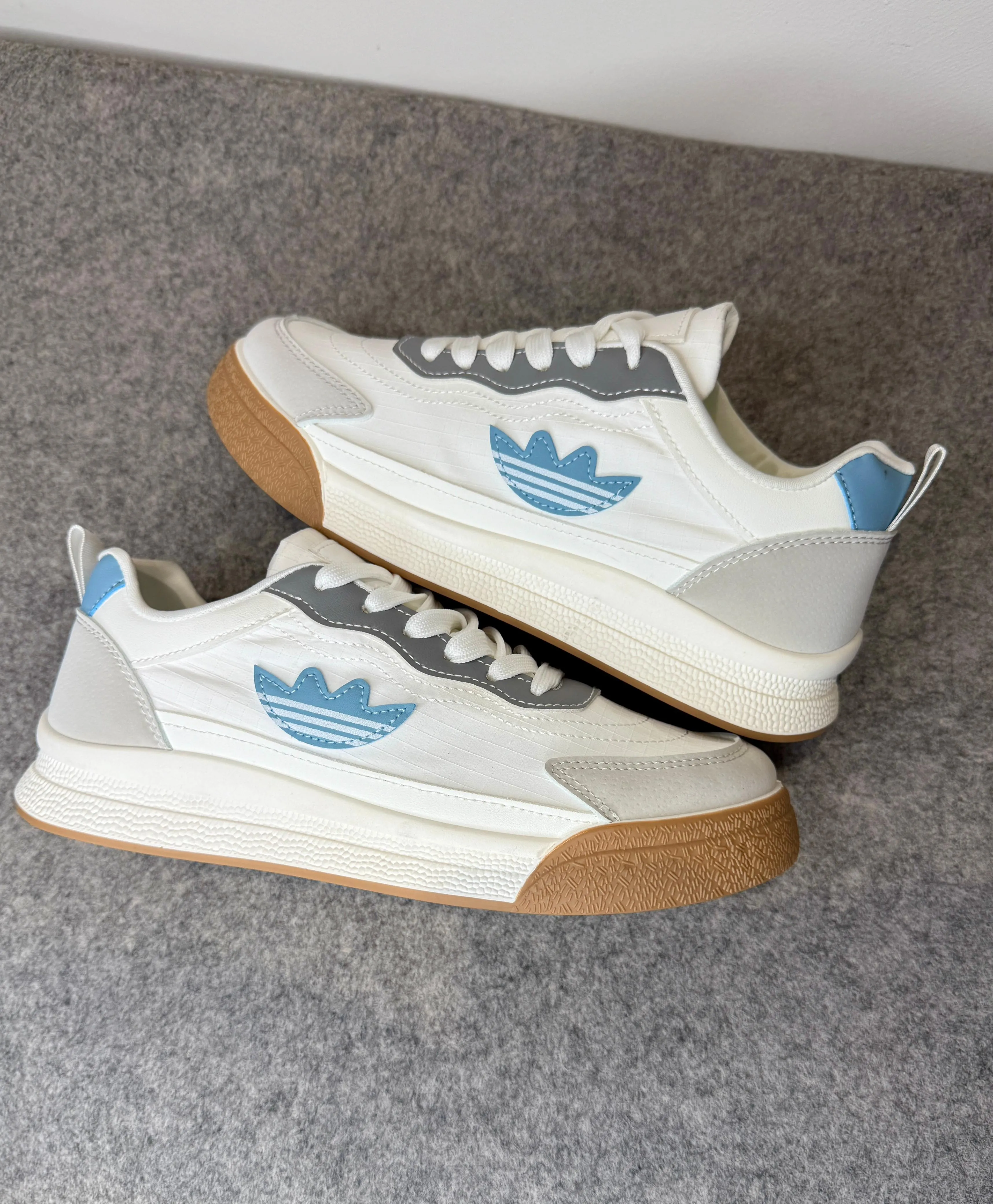 Sneakers flower patent