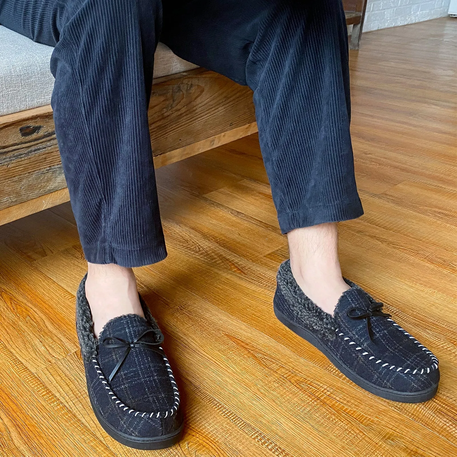 VONMAY Men's Moccasin Slippers Comfort Polar Fleece House Shoes