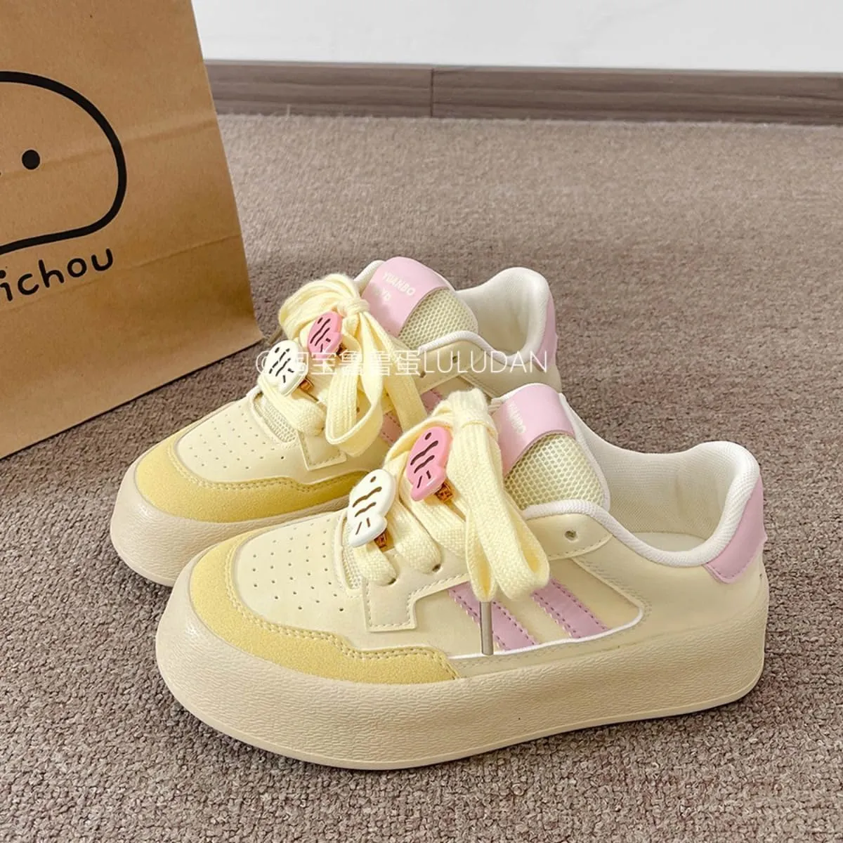 Women's Platform Sneakers Designer Cute Y2K Chunky Sole Shoes with Animal Charms for Everyday Wear, Retro Sporty Style Casual Shoes