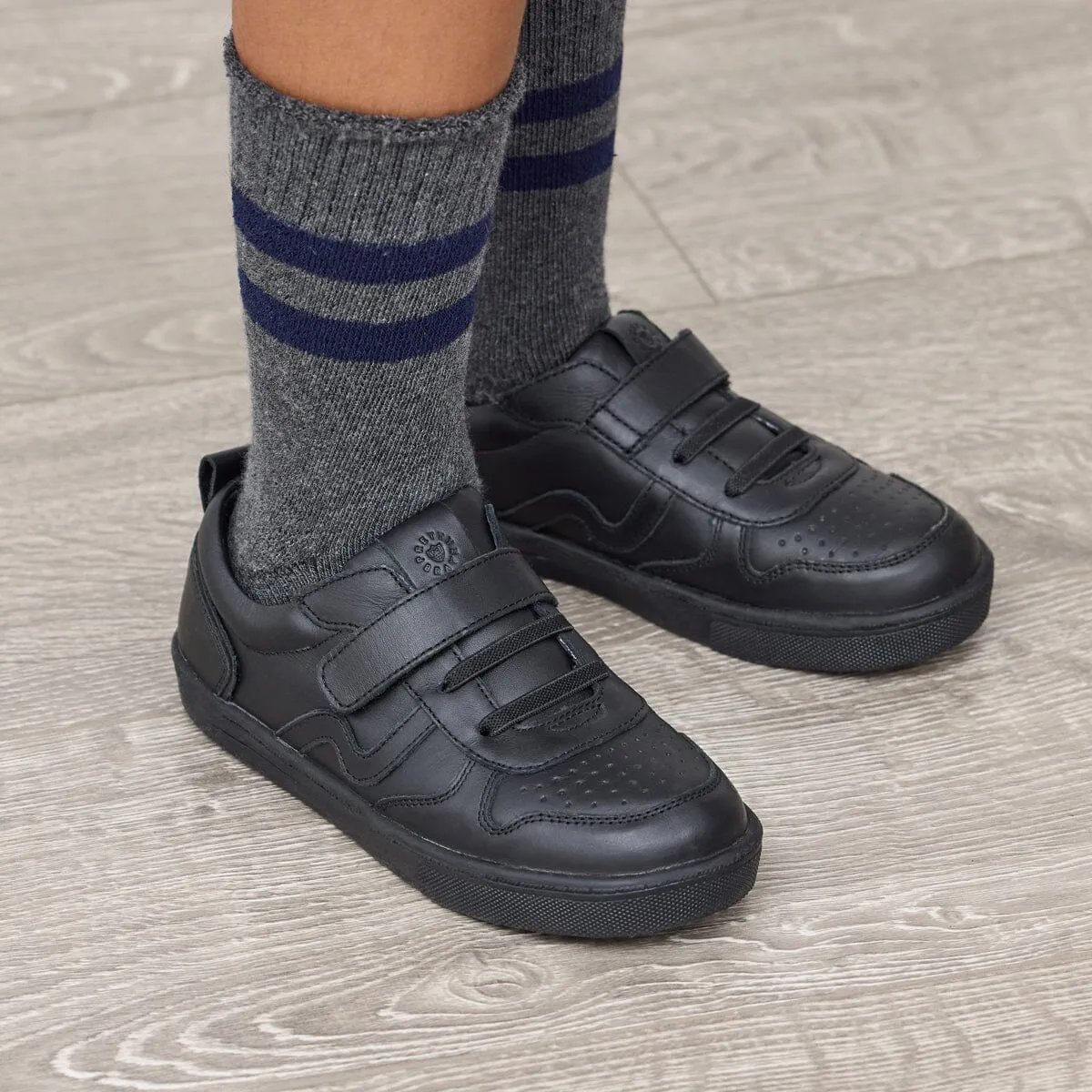 XO TRAINER (Black)