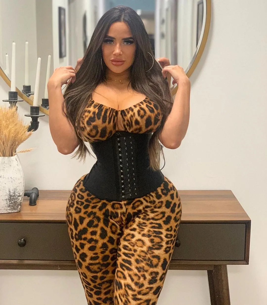 YIANNA Waist Trainer for Women Latex Underbust Waist Cincher Corset Sport Girdle Hourglass Body Shaper